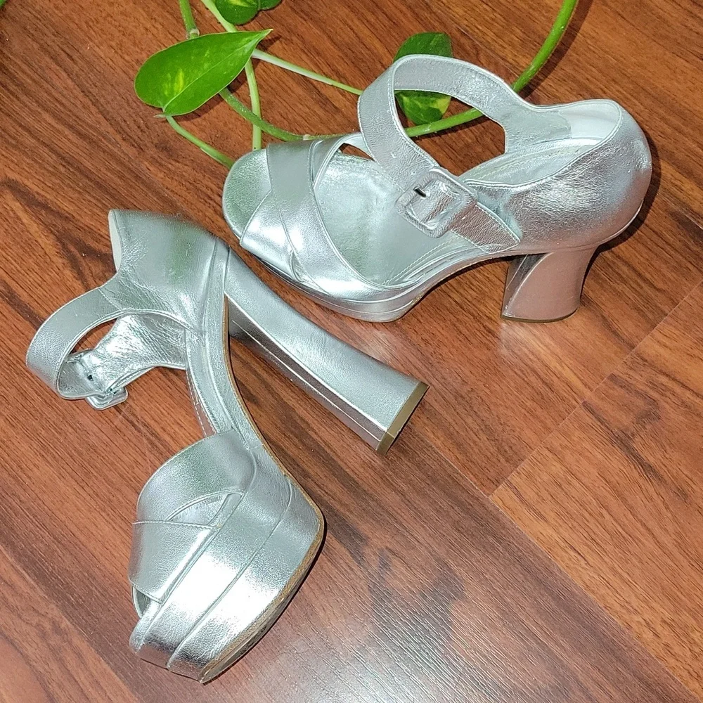 Miu Miu Metallic silver leather platform sandals Size 36